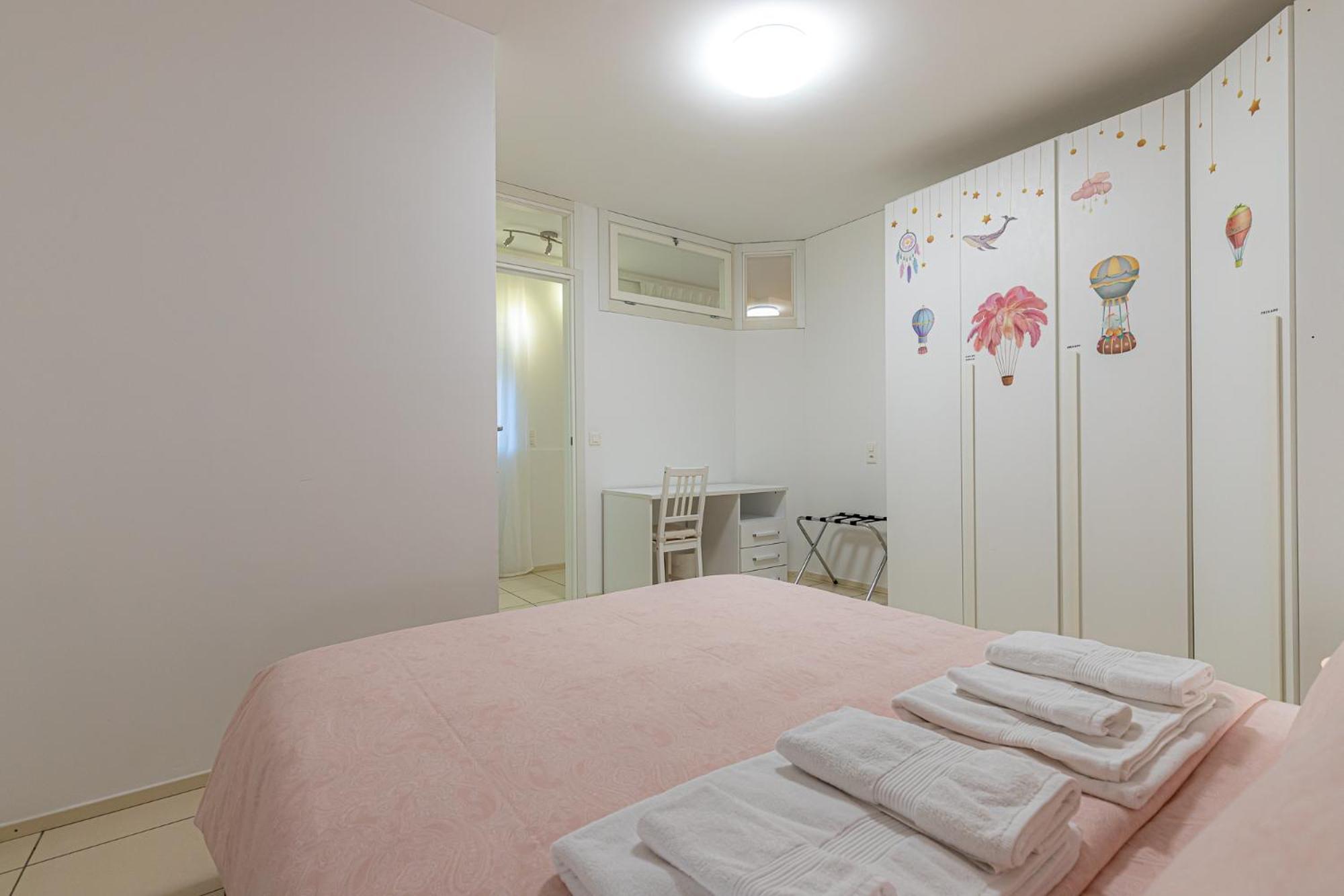 Lugano Station Apartment With Free Parking Ngoại thất bức ảnh
